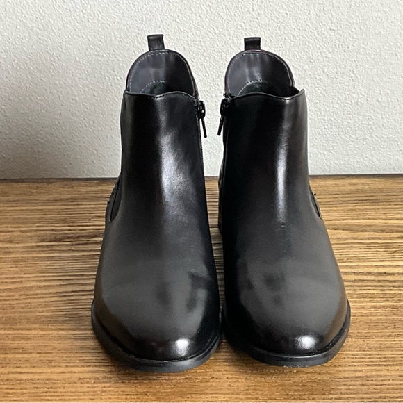 Canal Grande Percy Black and Burgundy Leather Ankle Boots, New in Box - Picture 5 of 7